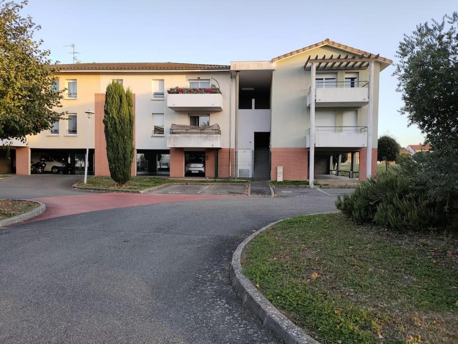 Spacieux Et Joli Appartement De 2 A 4 Personnes • Parking • Wifi Fenouillet  Exterior foto